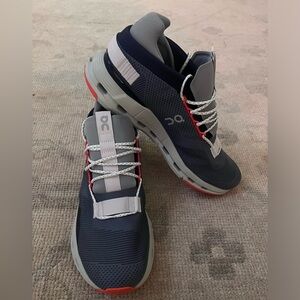 MEN'S ON CLOUDNOVA RUNNING SHOES size 11.5